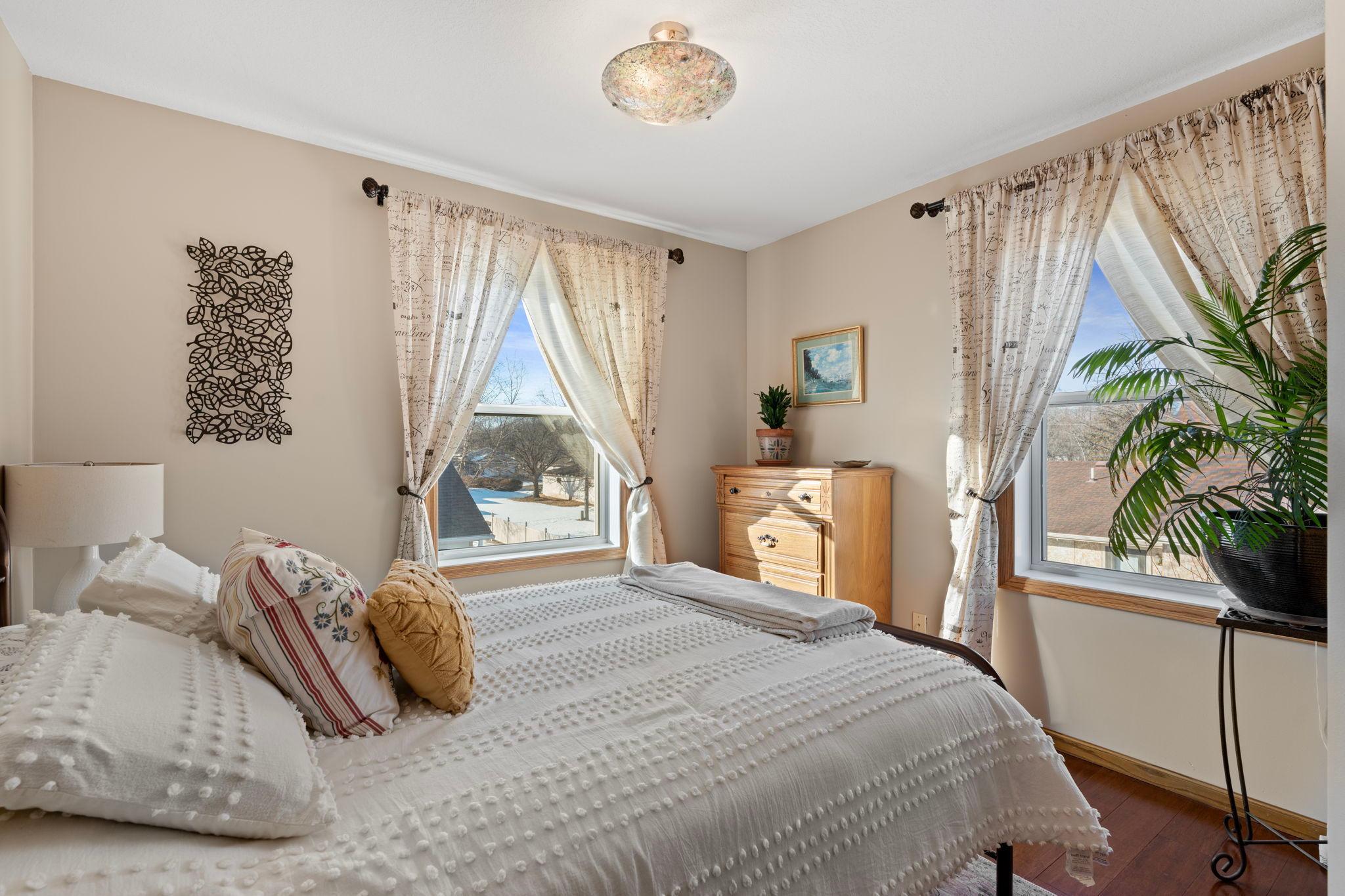 Upper level bedroom #2