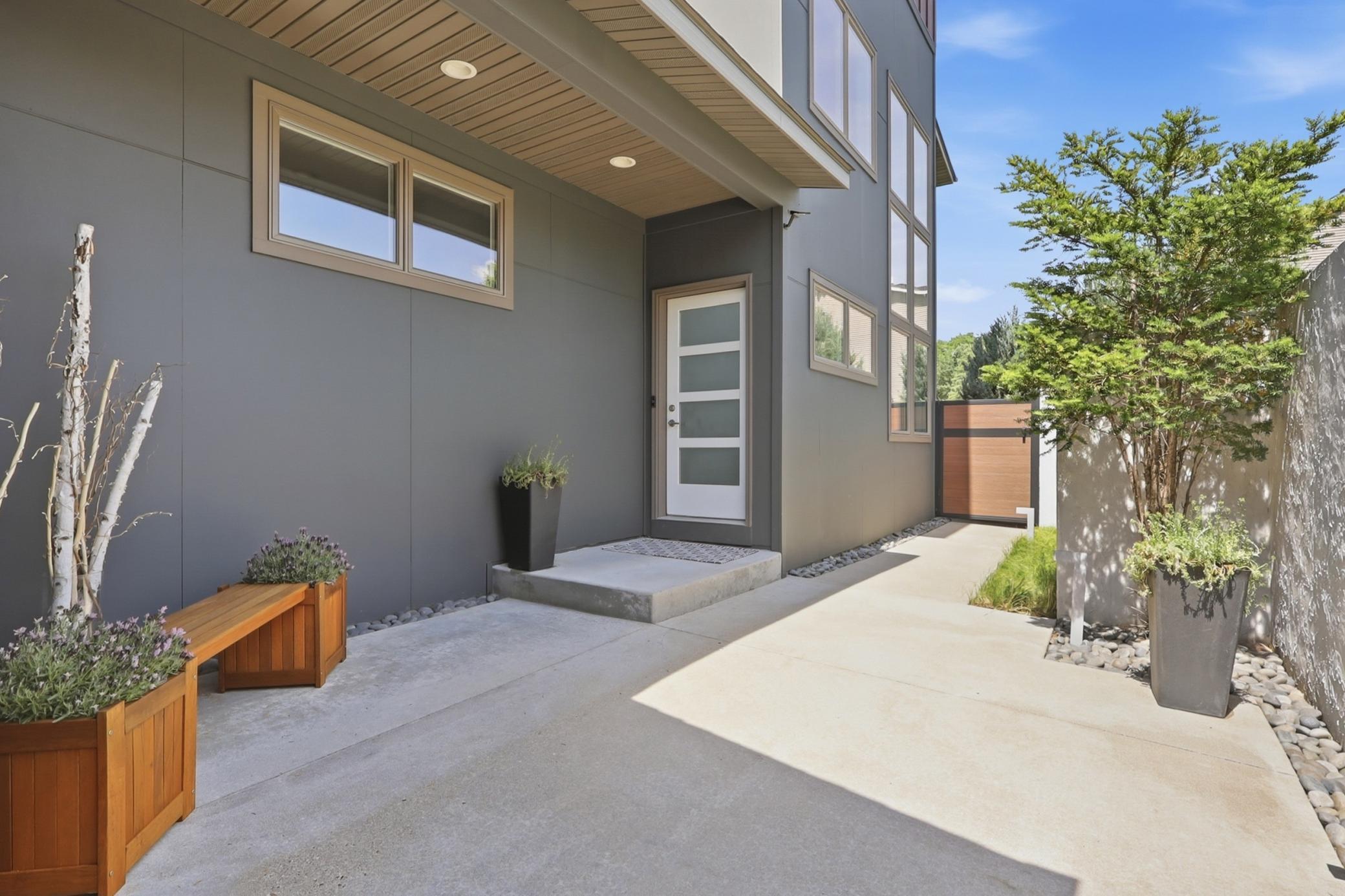 You will love the private entrance for packages and greeting guests!