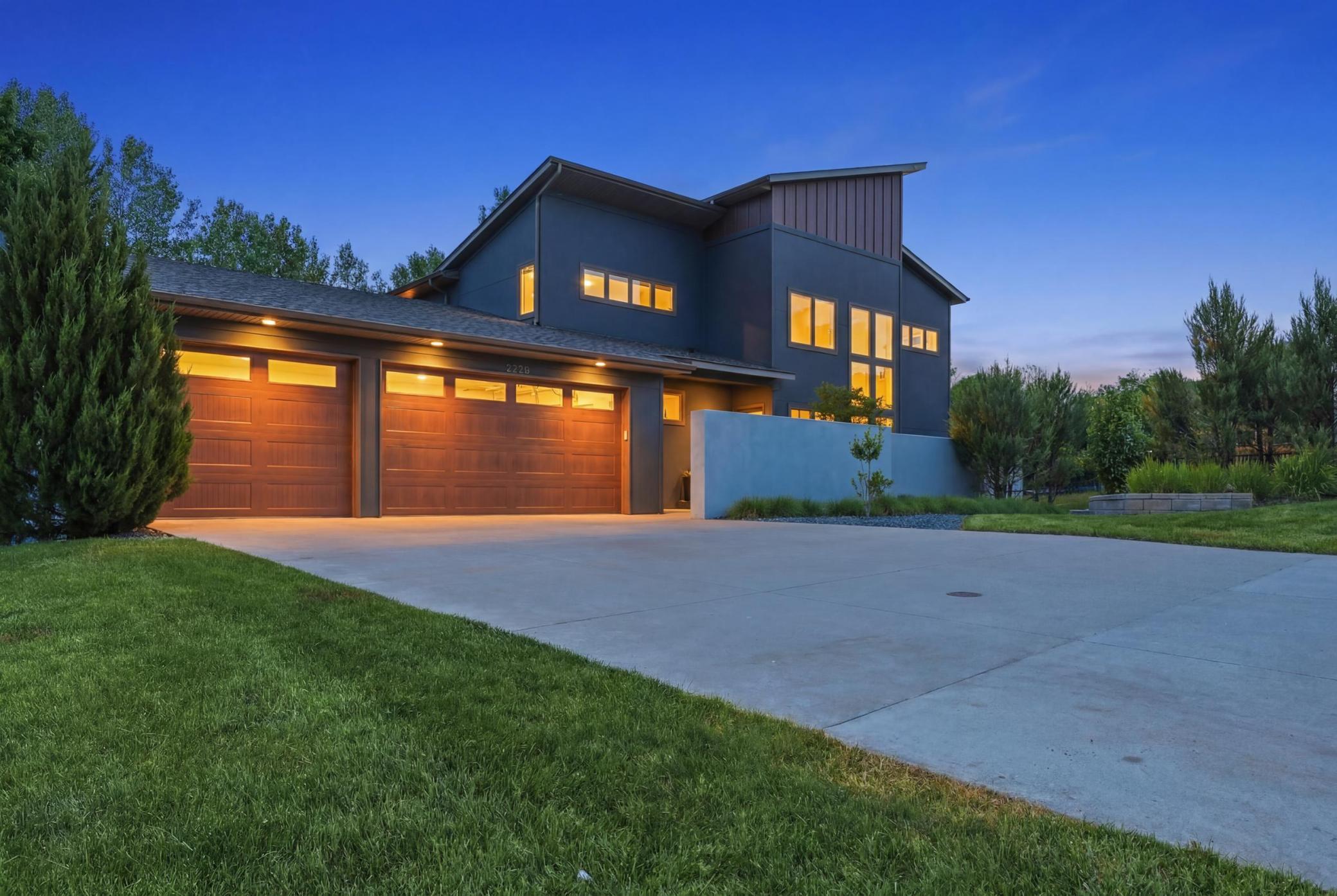 Beautiful lines, walls of windows and smarter features are implemented throughout the design.