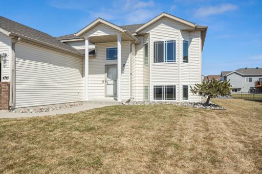 4745 48th Avenue S, Fargo, ND 58104