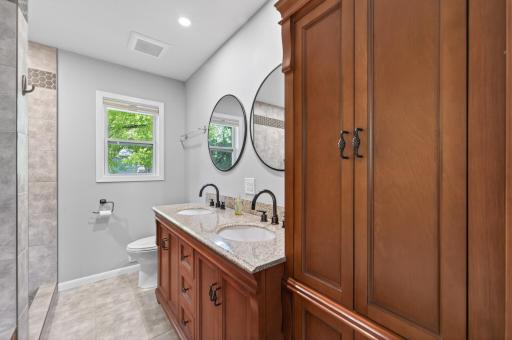 A comfortable and functional primary ensuite with great everyday usability..jpg