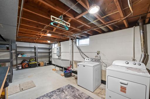 8600 31st Avenue N, Minneapolis, MN 55427