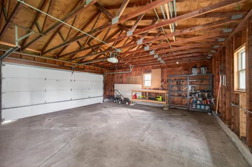 8600 31st Avenue N, Minneapolis, MN 55427