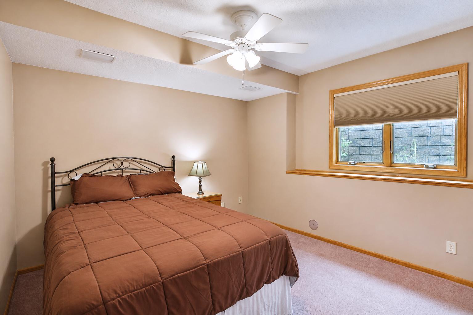 bedroom_03