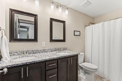 9686 Carbon Court, Inver Grove Heights, MN 55076