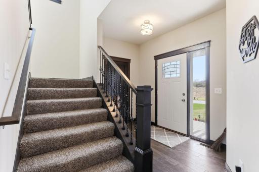 9686 Carbon Court, Inver Grove Heights, MN 55076