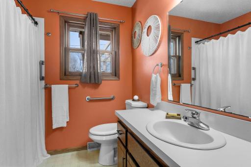33103 Flanders Street NE, Cambridge, MN 55008
