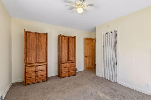 Storage cabinets stay