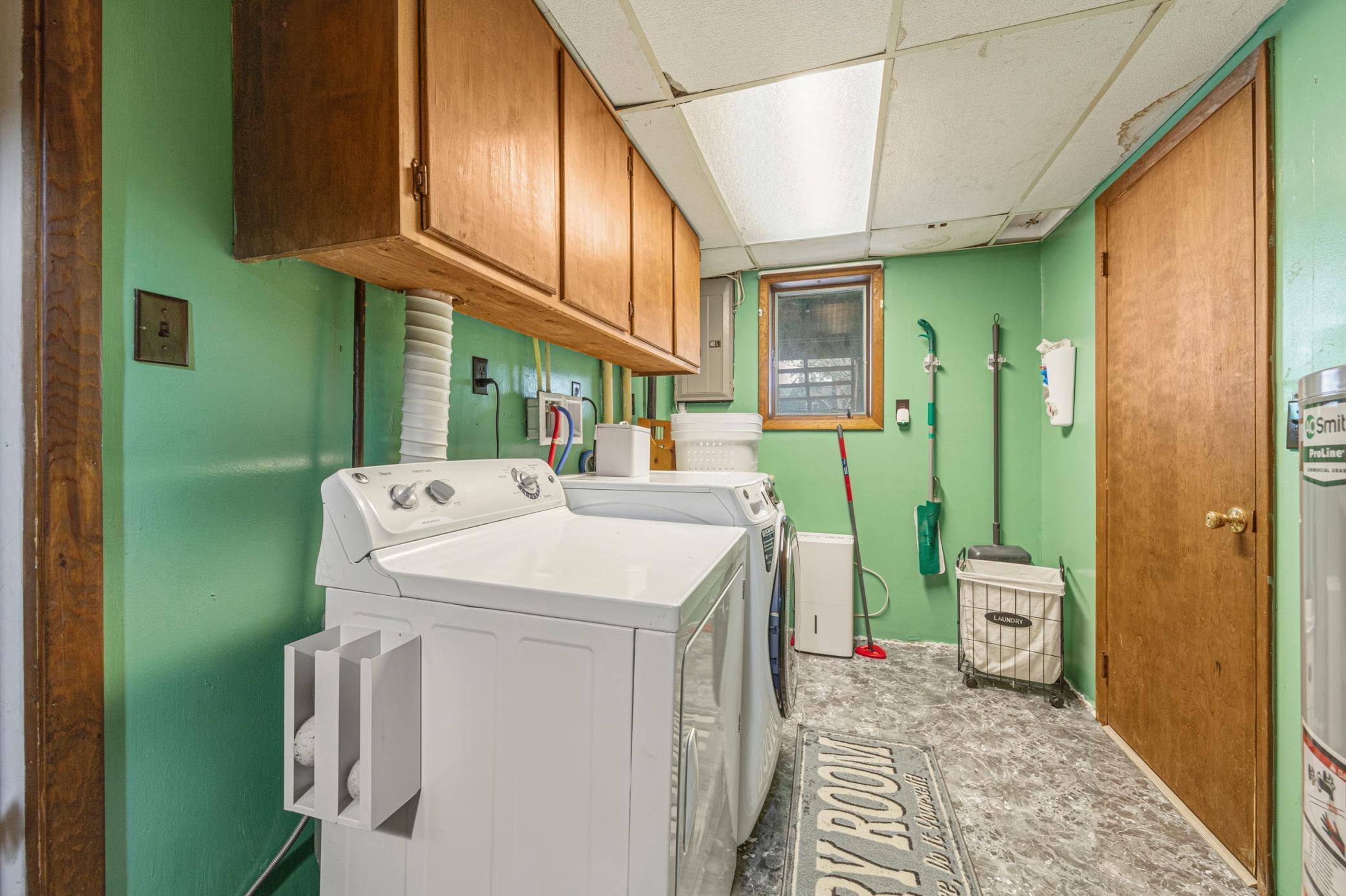 21 laundry_lower.jpg