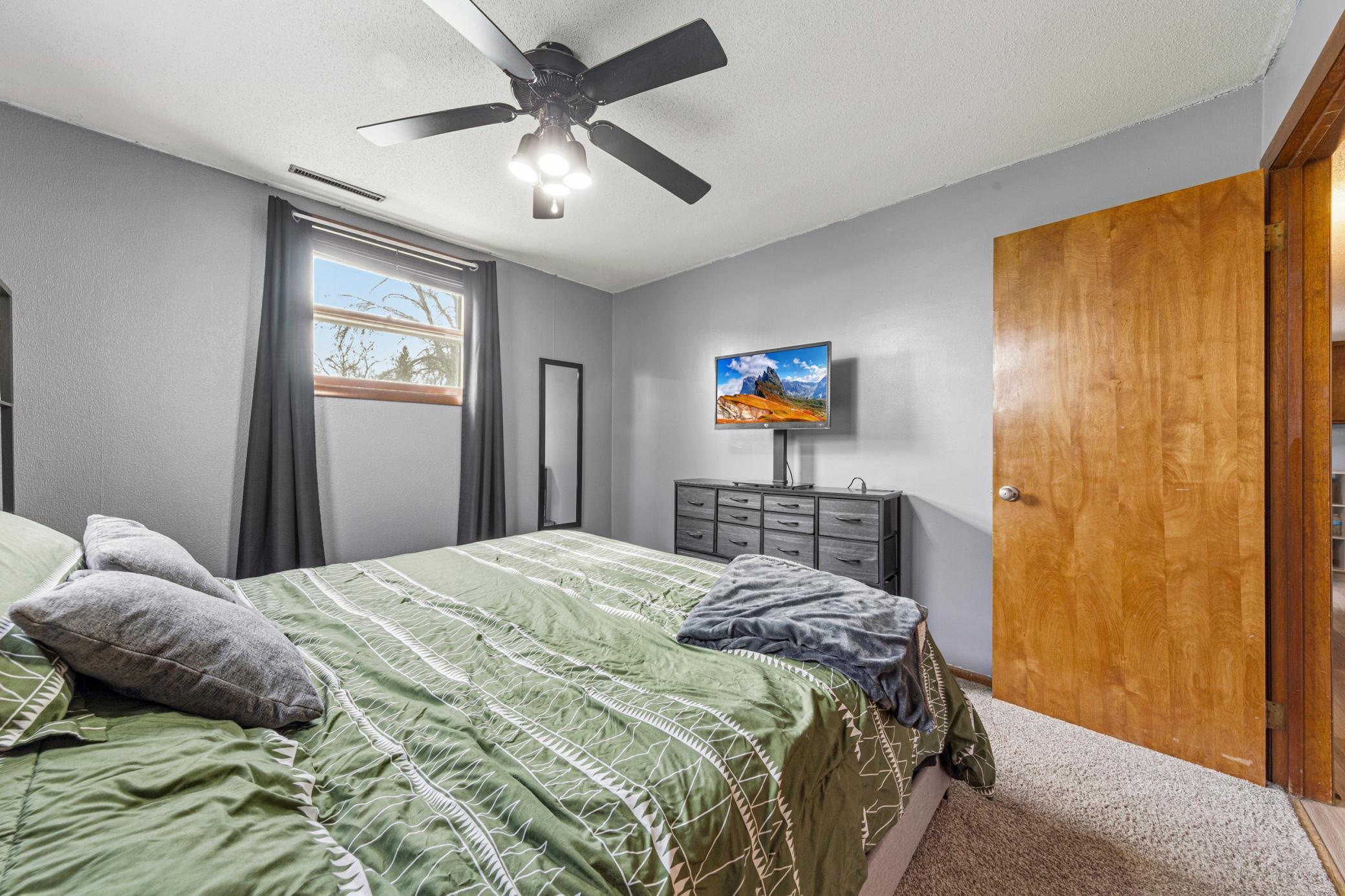 28 bedroom 4_lower.jpg