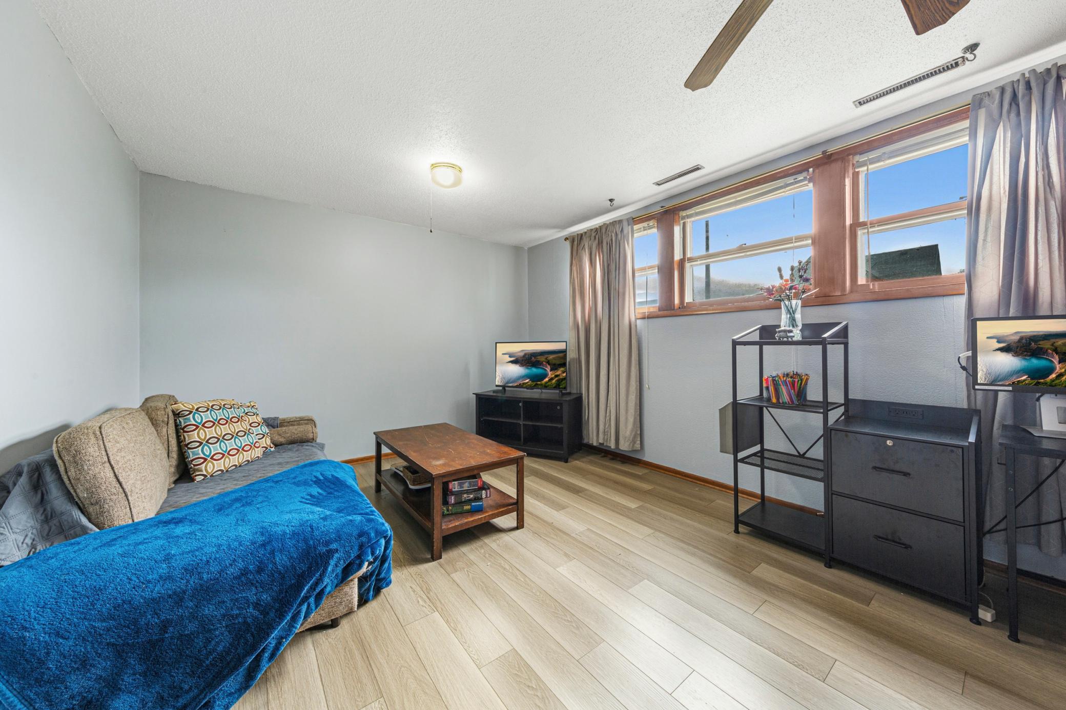 29 family room_lower.jpg