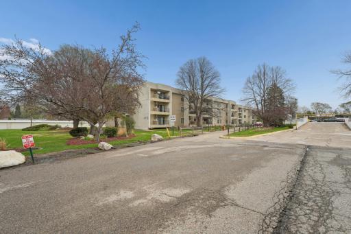 4110 Rahn Road, 115, Saint Paul, MN 55122