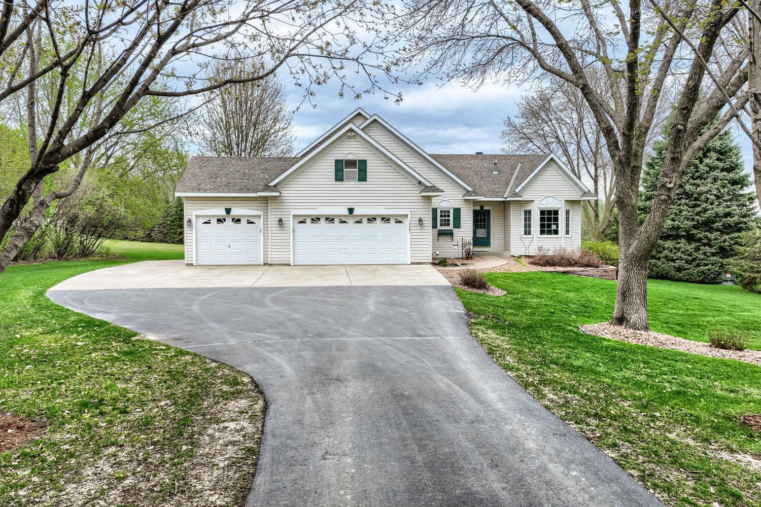 16681 185th St E - Web Quality - 002 - 02 Exterior Front.jpg