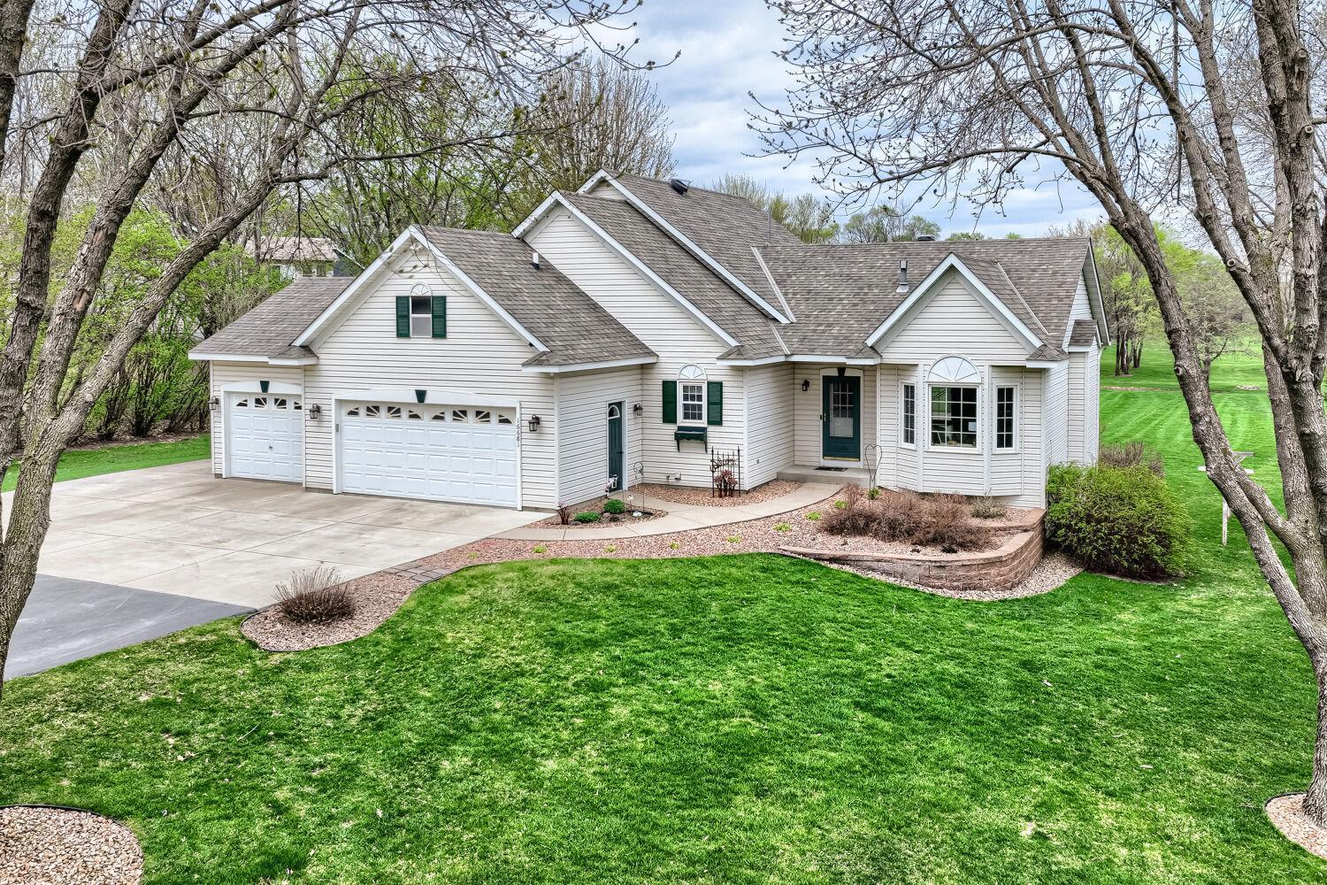 16681 185th St E - Web Quality - 001 - 01 Exterior Front.jpg