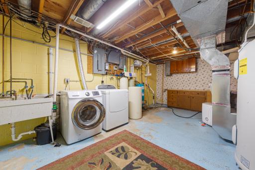 52 laundry_lower.jpg