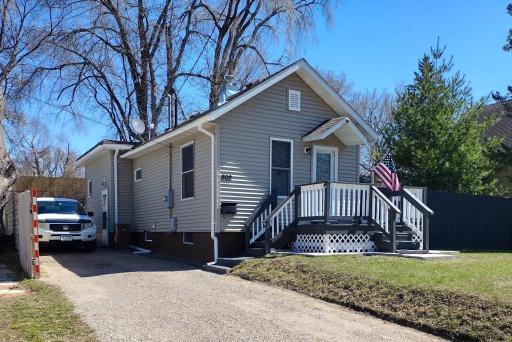 802 Valley Avenue, Albert Lea, MN 56007
