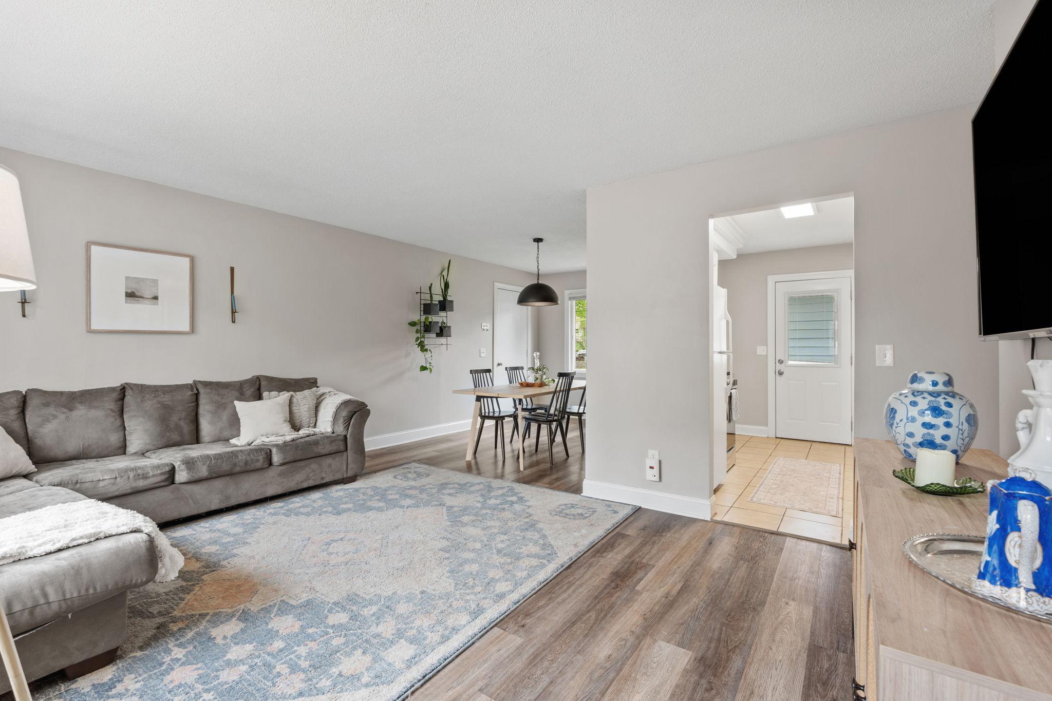 18-web-or-mls-2193 Cedar Ln-18.jpg