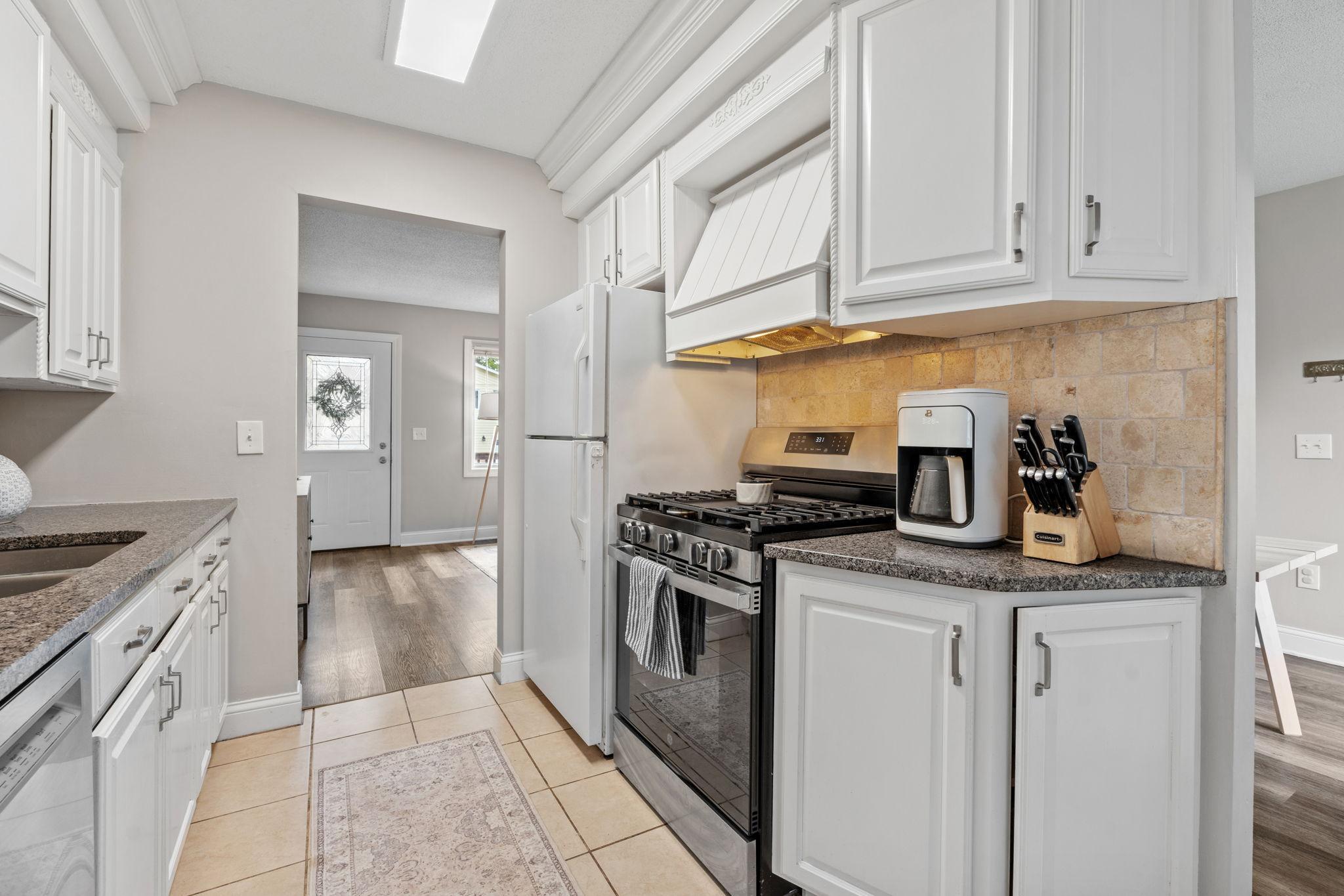 26-web-or-mls-2193 Cedar Ln-26.jpg
