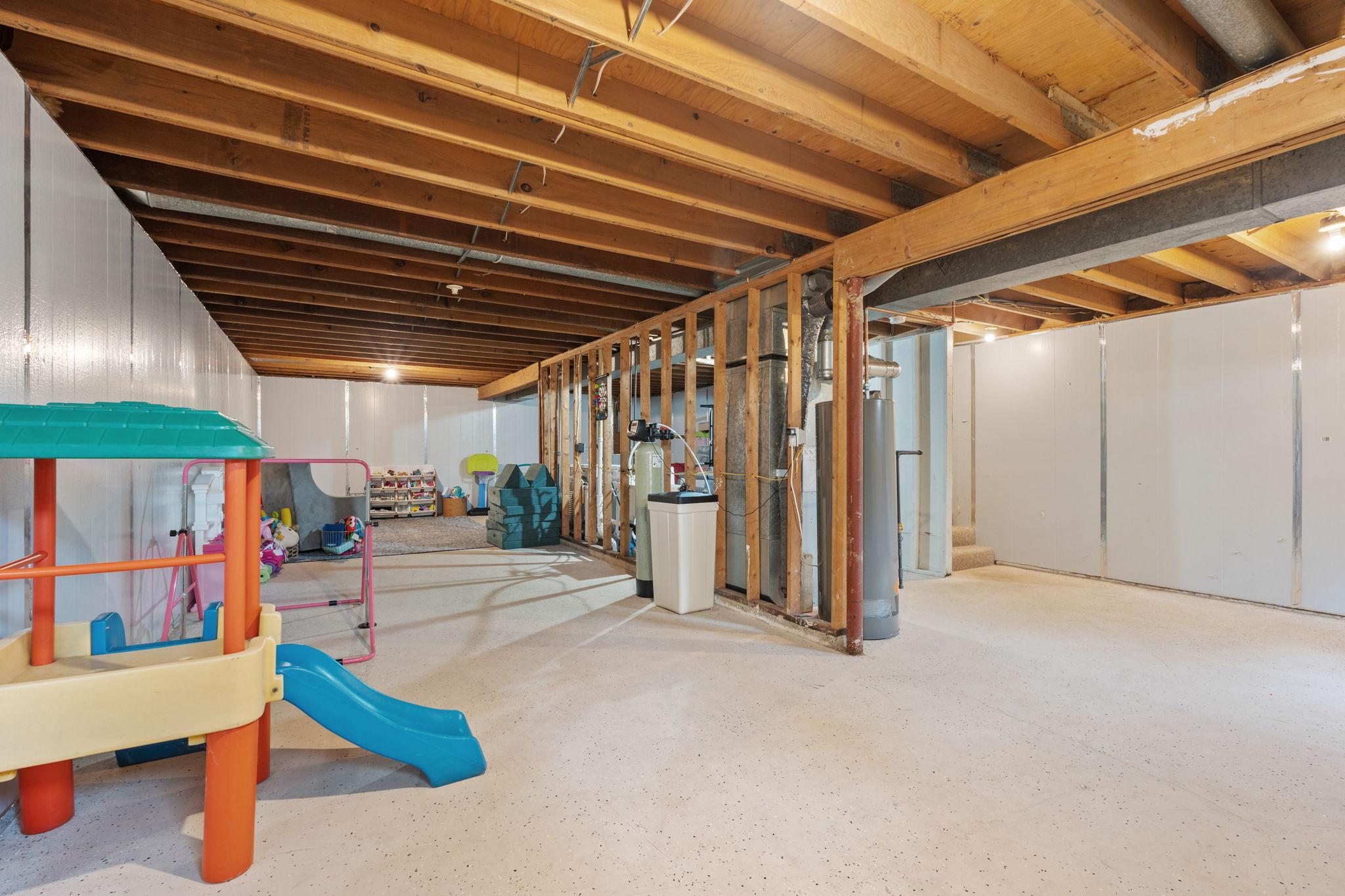 40-web-or-mls-2193 Cedar Ln-40.jpg