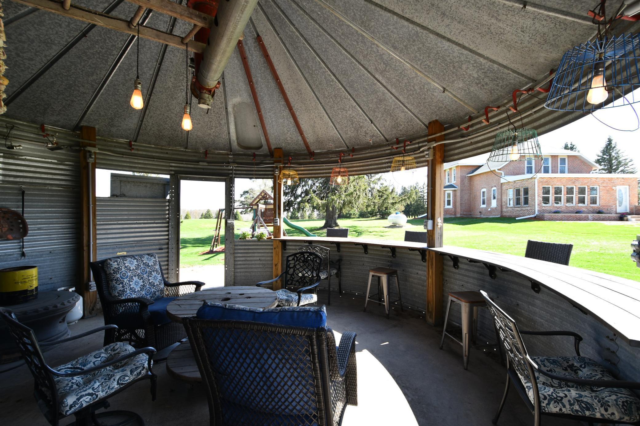 wired for 110 & 220 electrical