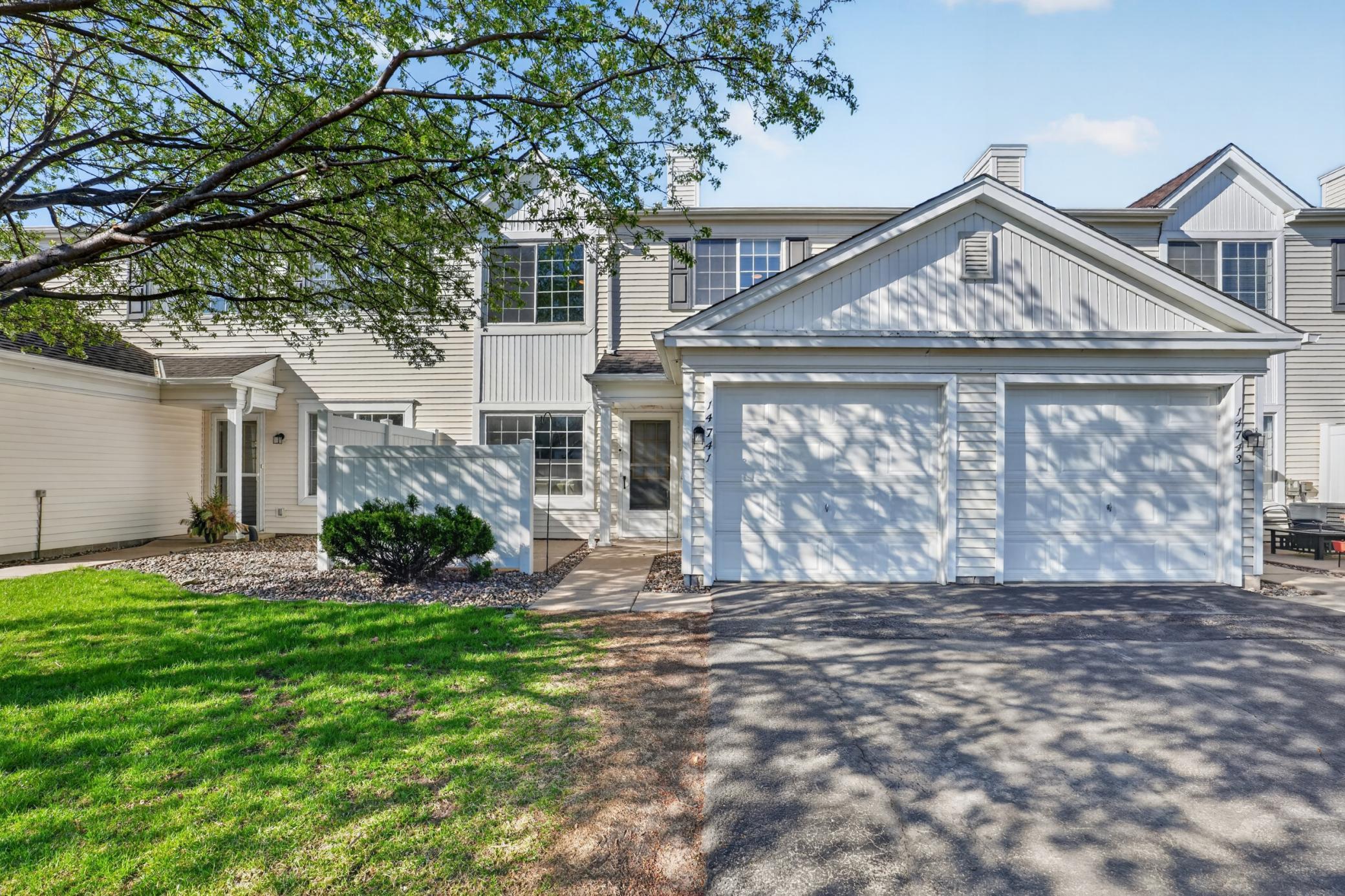 Welcome to 14741 Excelsior Ln!