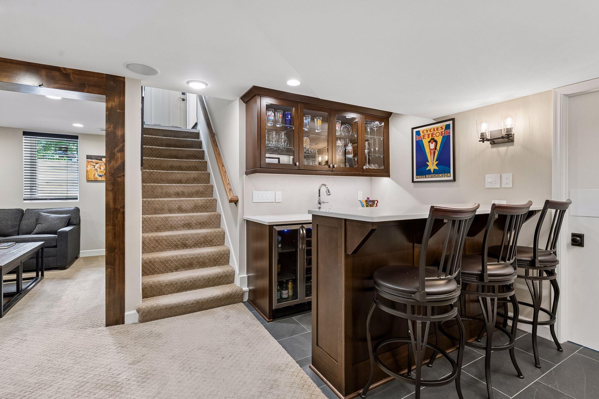 Wet bar area with tiled floor