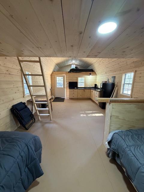 Spacious cabin, plenty of sleeping area