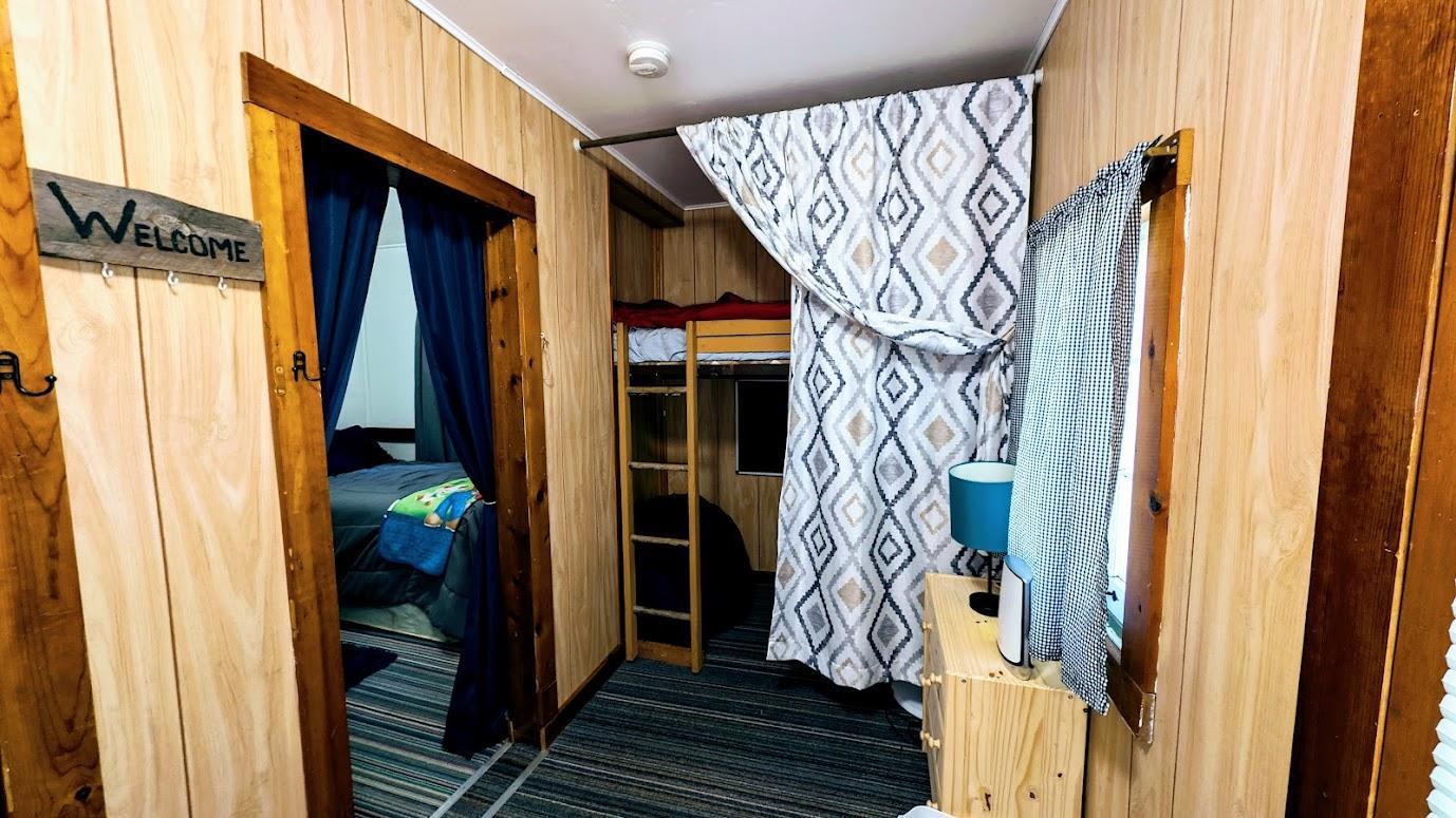 Cabin #3 - 5