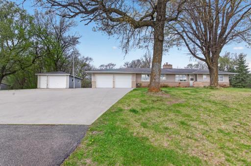 25791 Dodd Boulevard, Lakeville, MN 55044