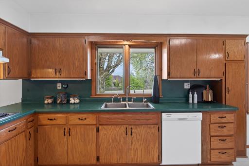 25791 Dodd Boulevard, Lakeville, MN 55044