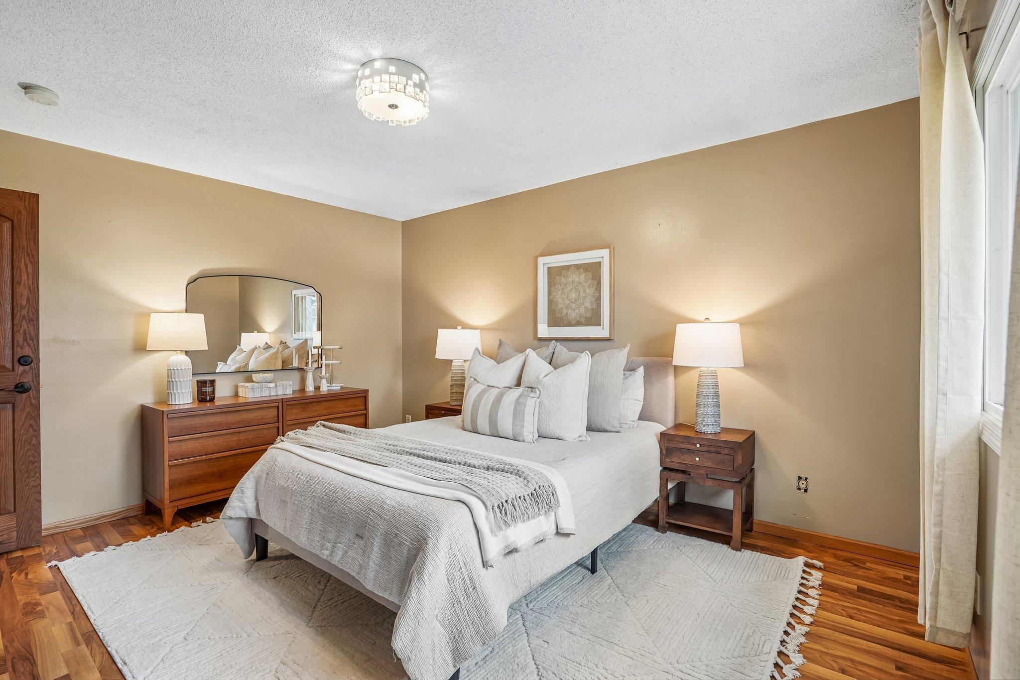 21-web-or-mls-80th Ave N-S2404-021.jpg