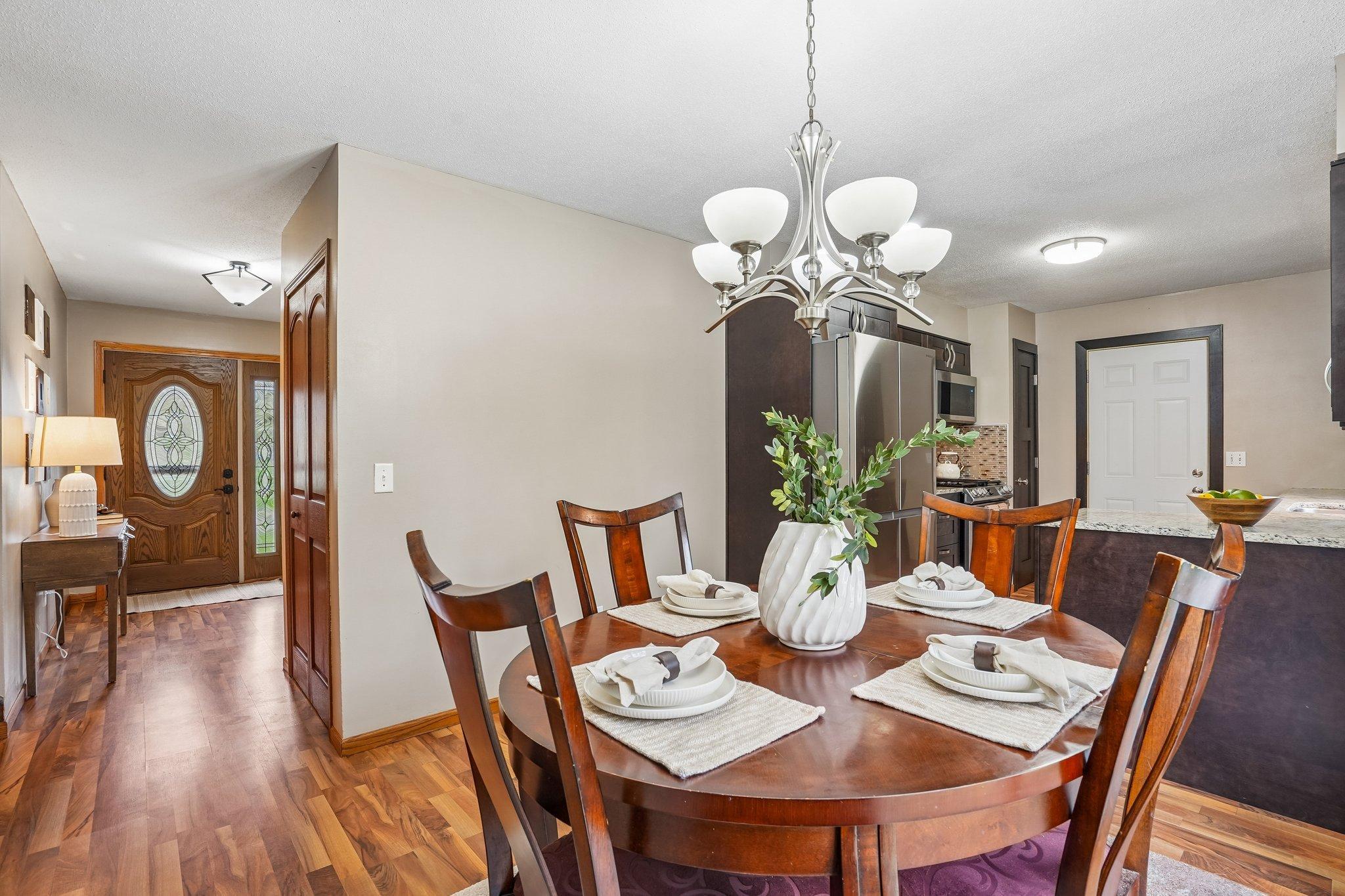 12-web-or-mls-80th Ave N-S2404-012.jpg