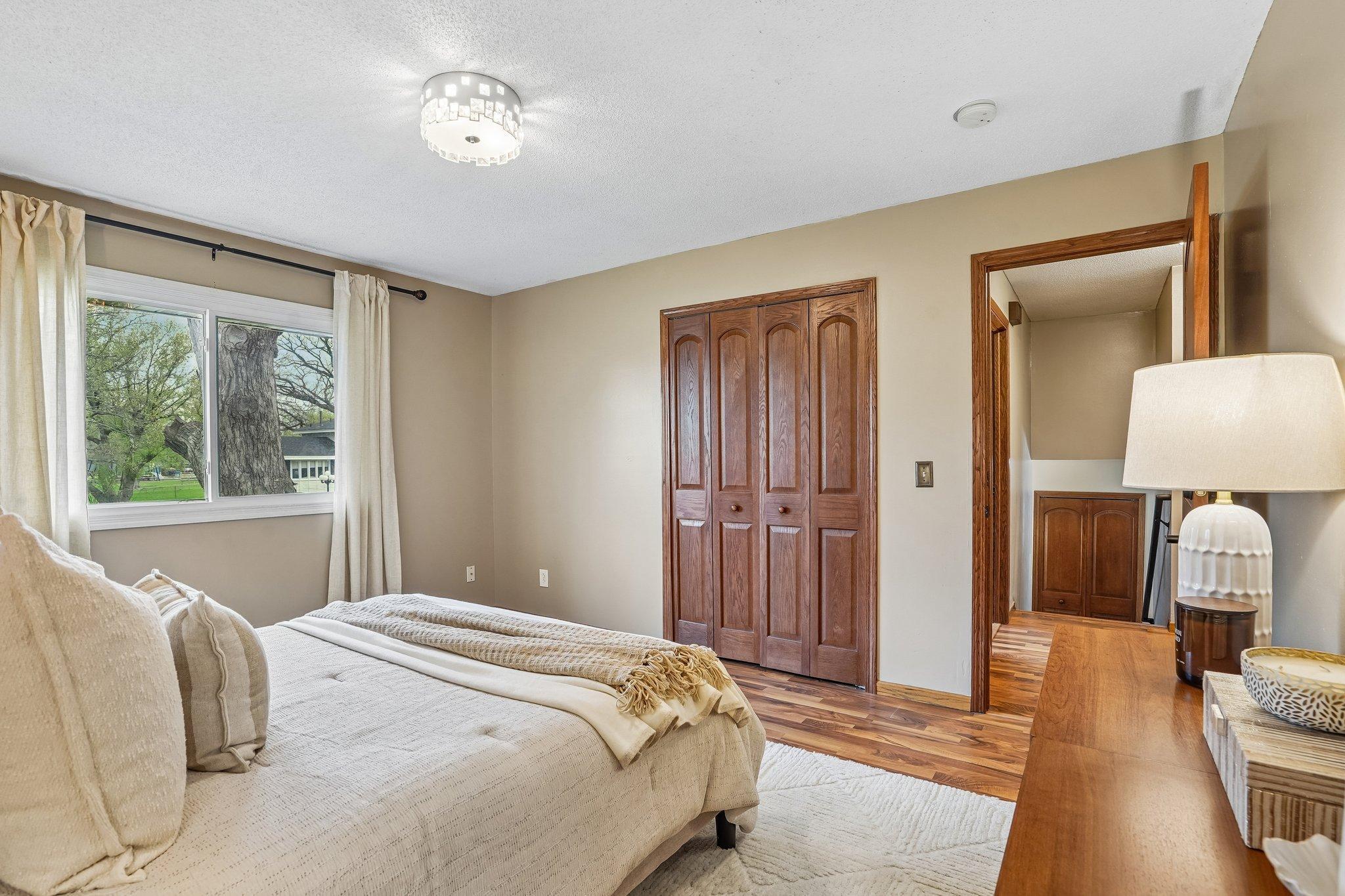 23-web-or-mls-80th Ave N-S2404-023.jpg