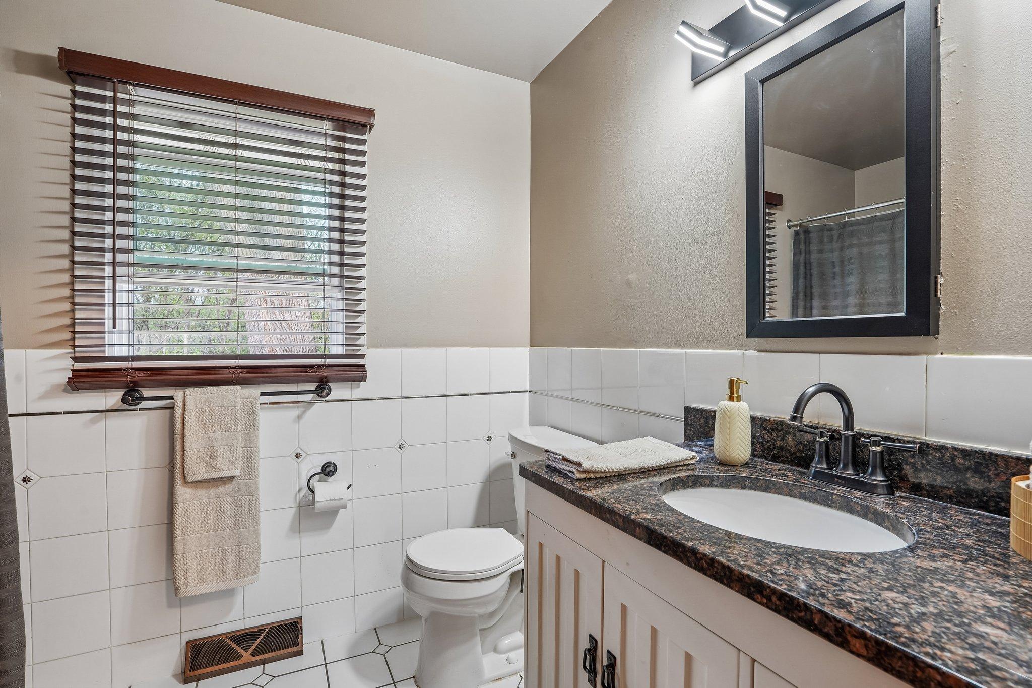 26-web-or-mls-80th Ave N-S2404-026.jpg