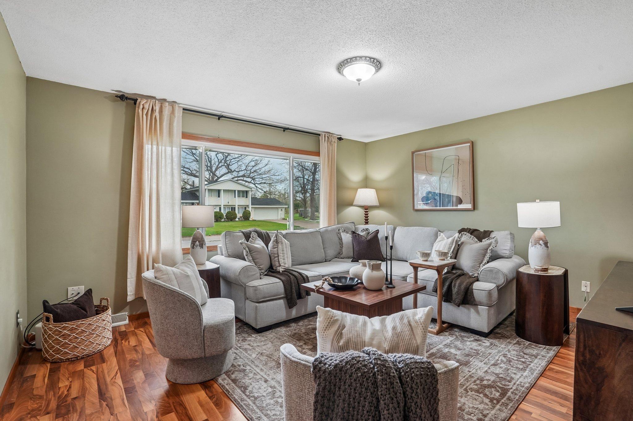 8-web-or-mls-80th Ave N-S2404-008.jpg