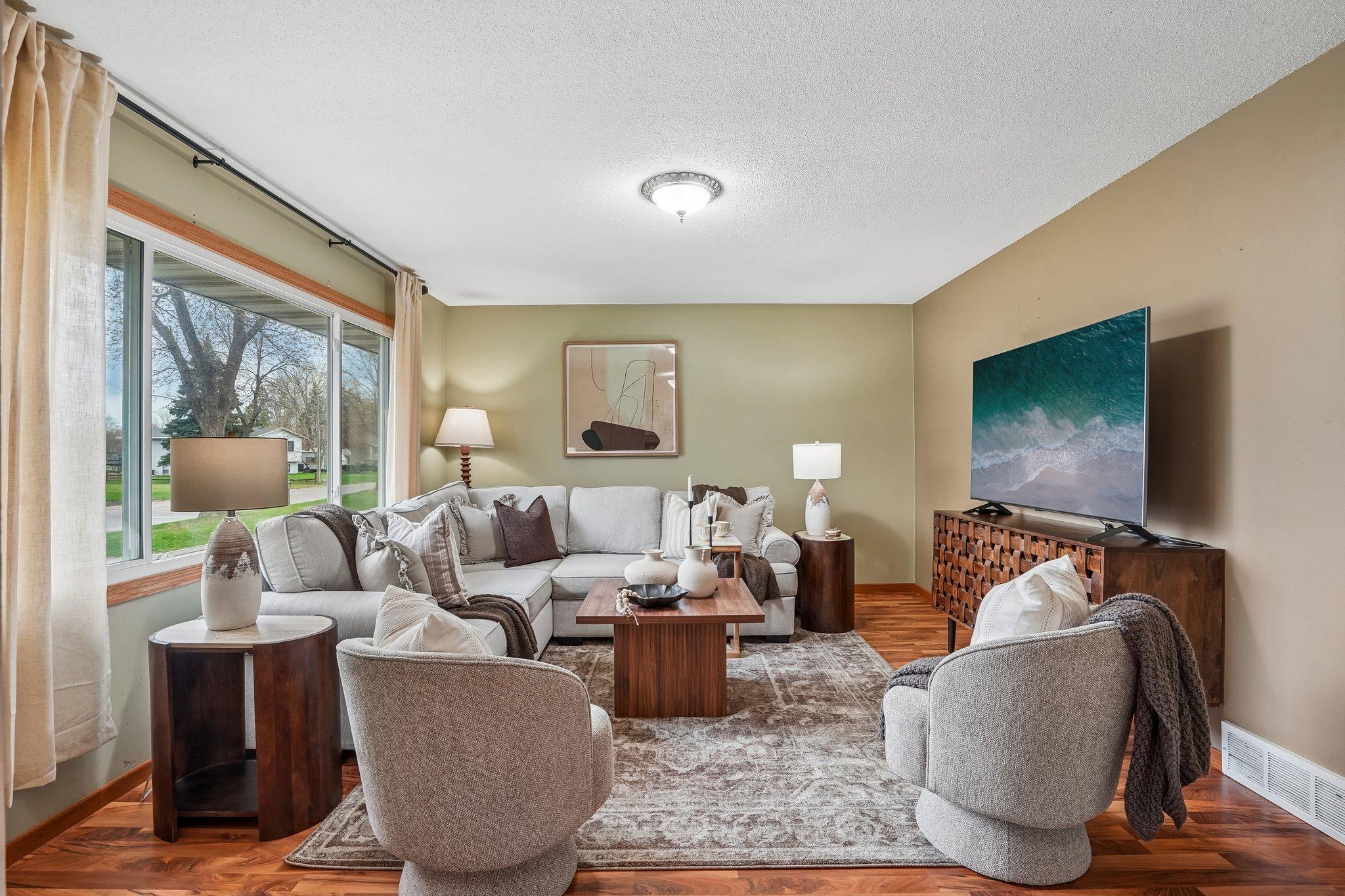 7-web-or-mls-80th Ave N-S2404-007.jpg