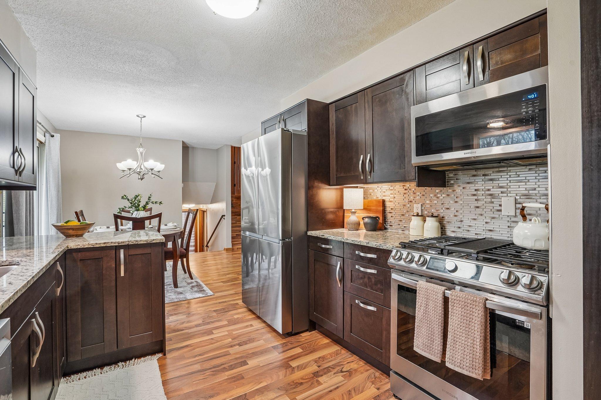 16-web-or-mls-80th Ave N-S2404-016.jpg