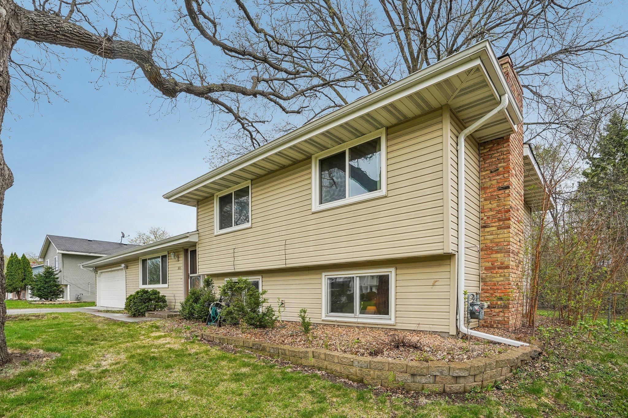 2-web-or-mls-80th Ave N-S2404-002.jpg