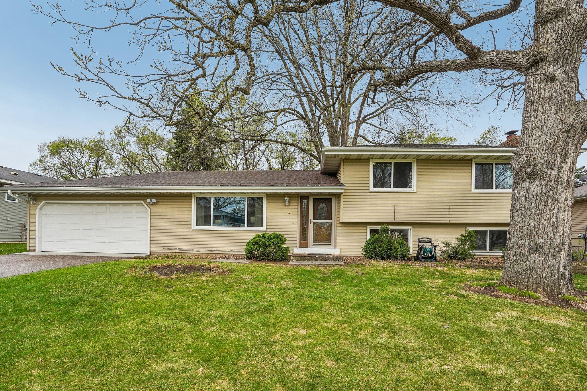 1-web-or-mls-80th Ave N-S2404-001.jpg