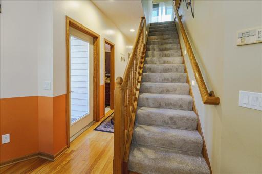 37-Staircase Upper.jpg