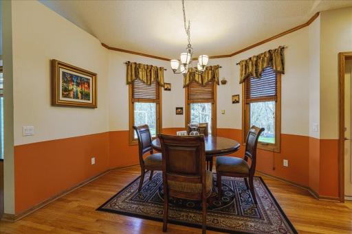 19-Kitchen Dining.jpg