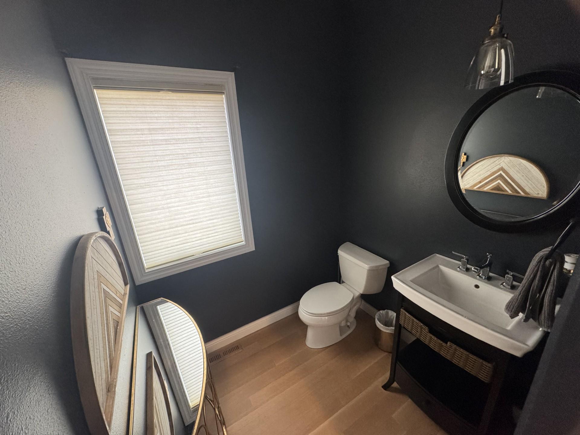 main 1/2 bath