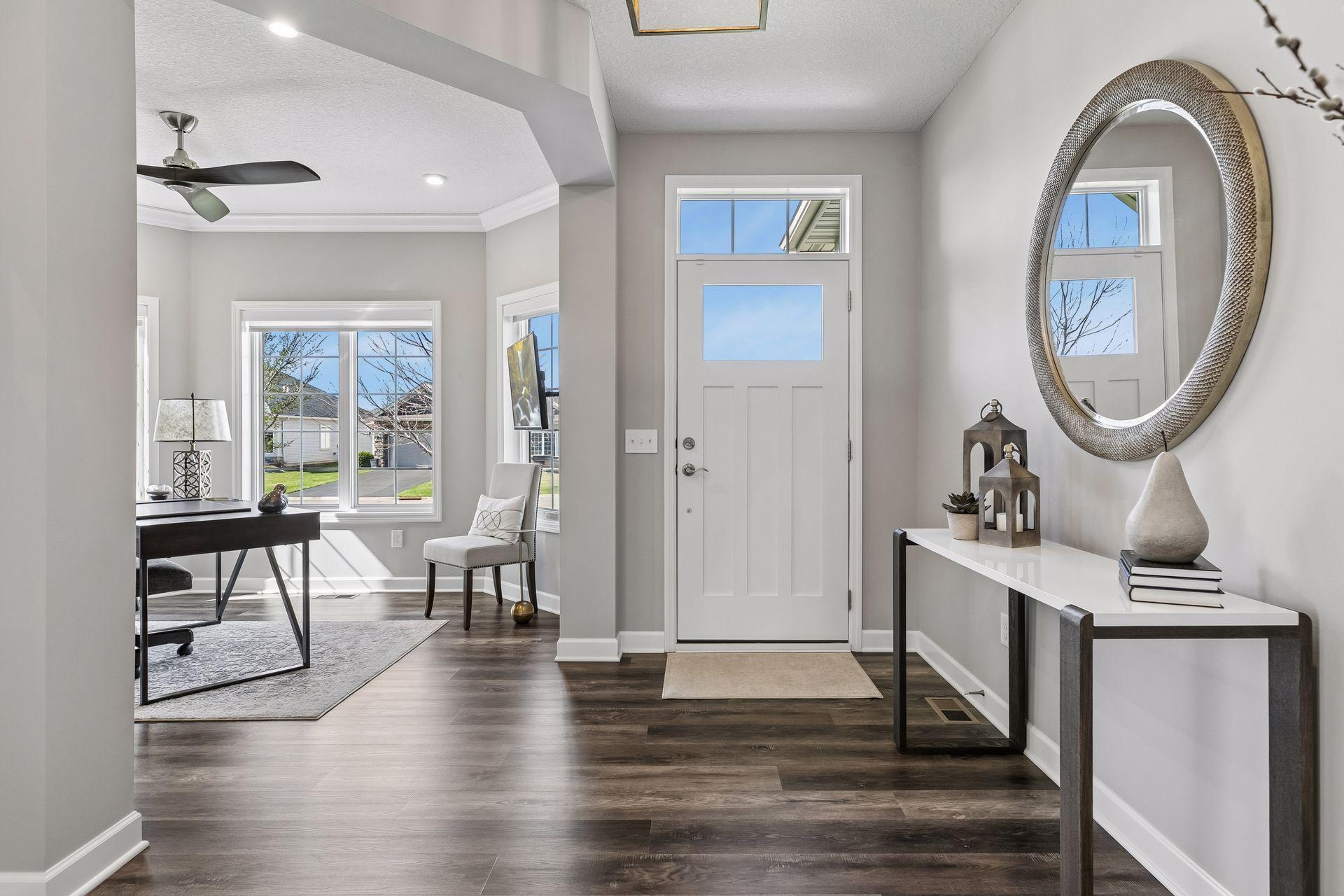 Welcoming front foyer - Plenty of room to greet your guests.