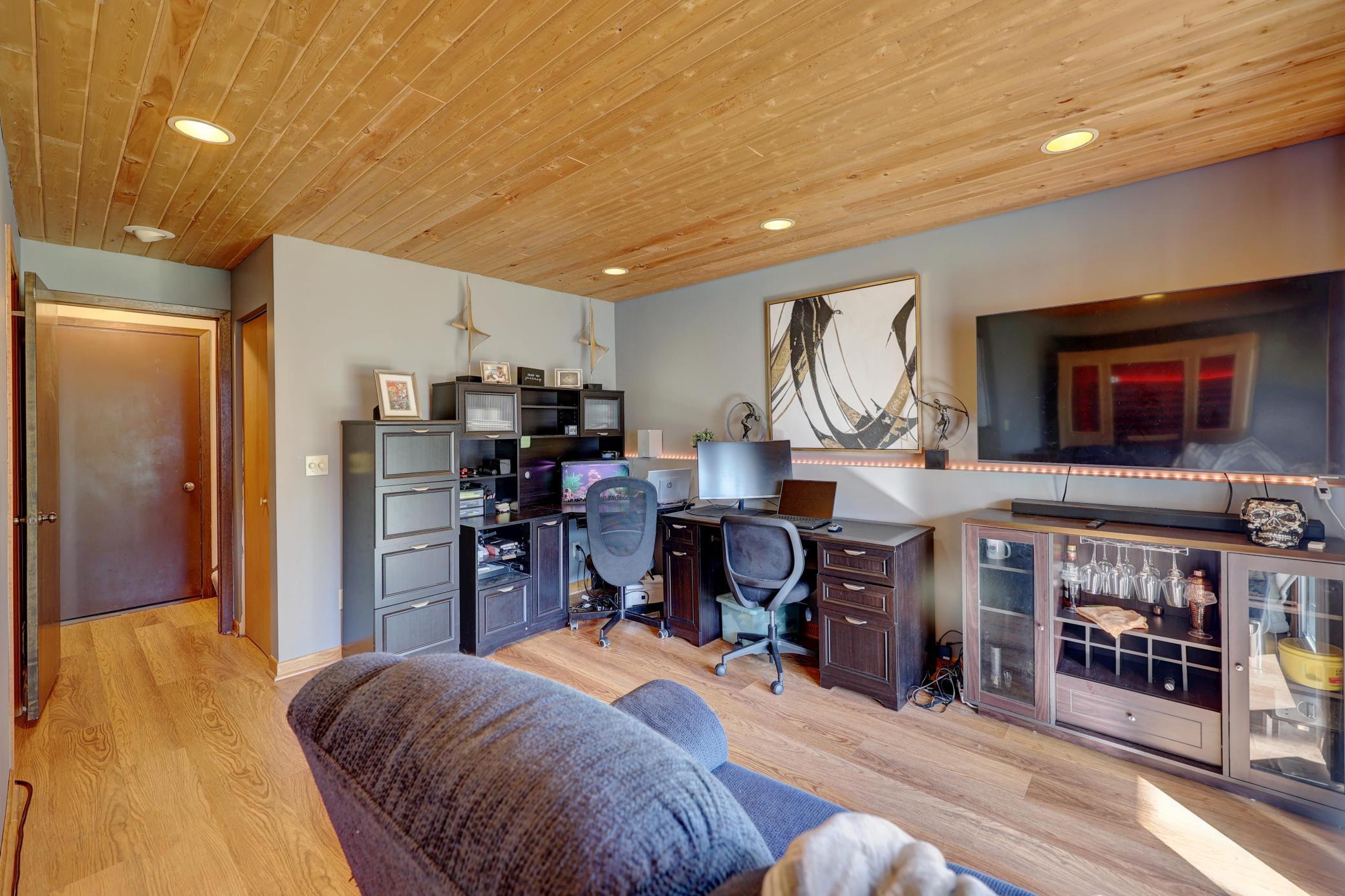 11106 Xavier Family Room.jpg