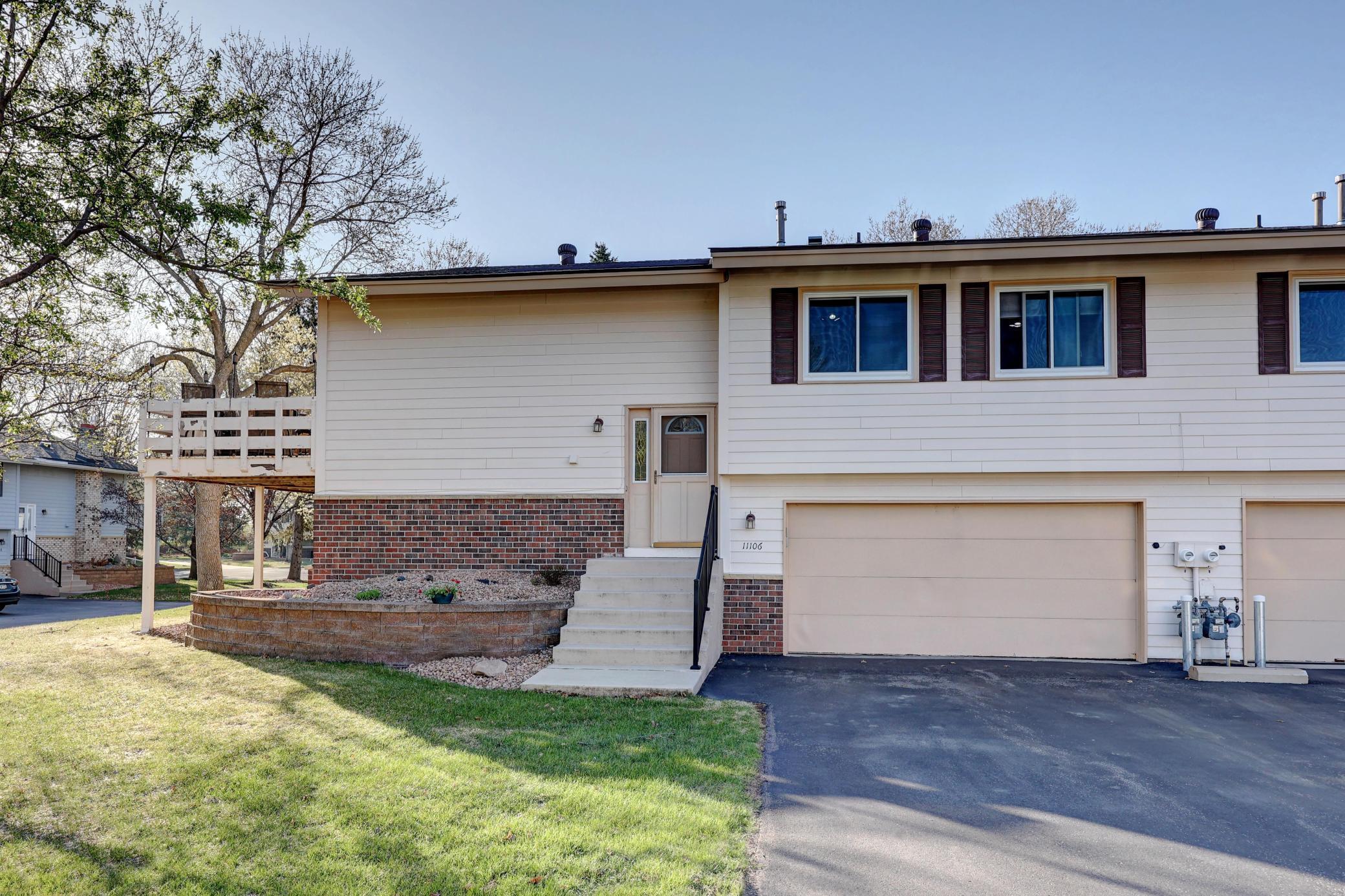 11106 Xavier Exterior Front.jpg