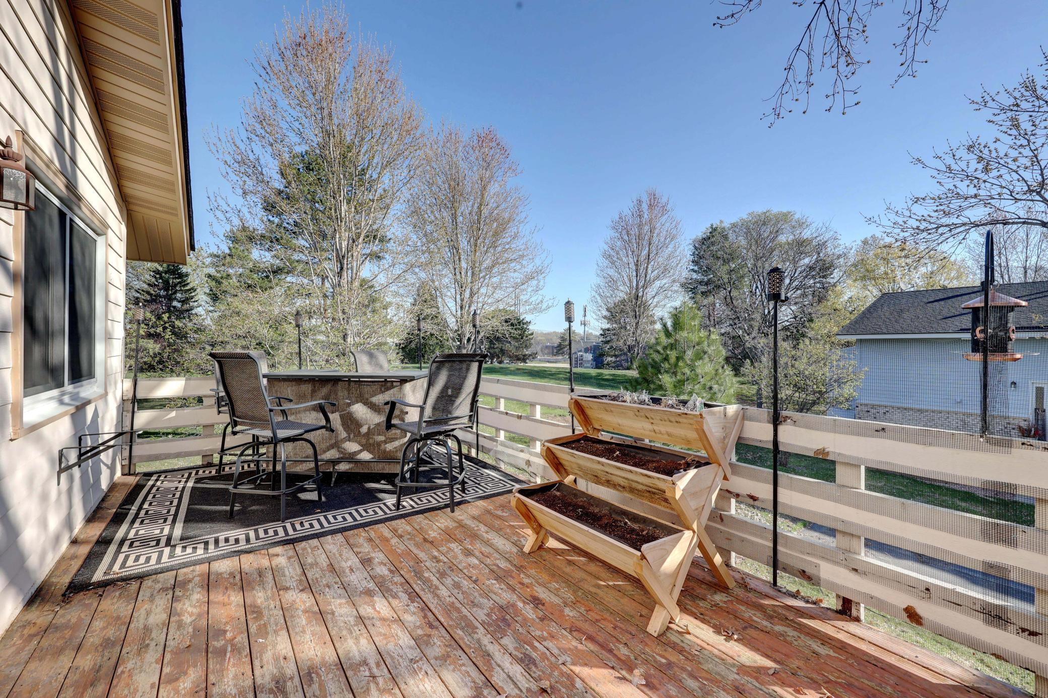 11106 Xavier Deck 4.jpg