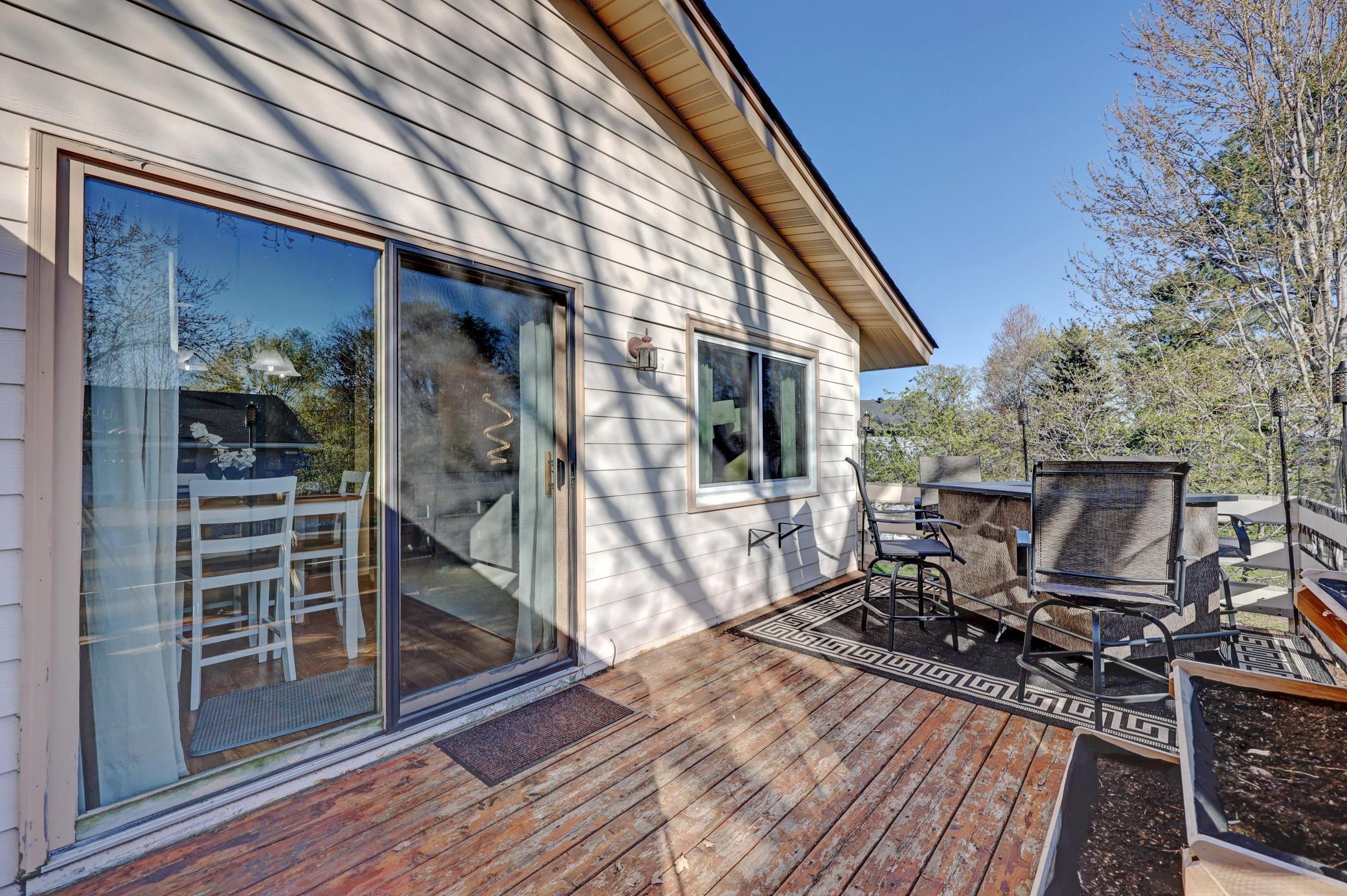 11106 Xavier Deck 3.jpg