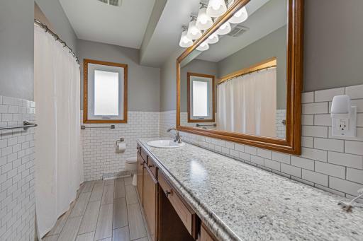 32 bathroom.jpg