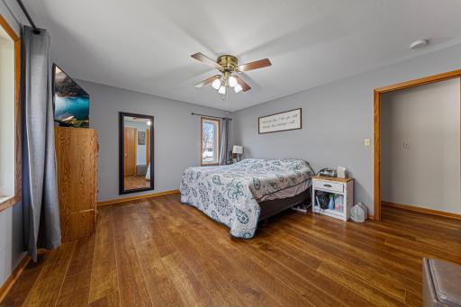 27 main bedroom.jpg
