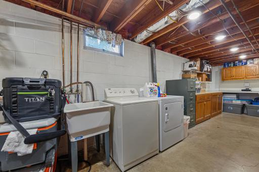 41 laundry_lower.jpg